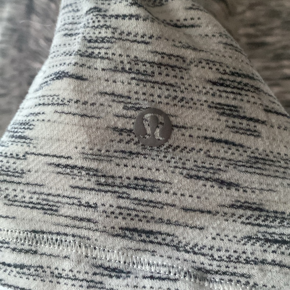 Lululemon shirt - Picture 3 of 4